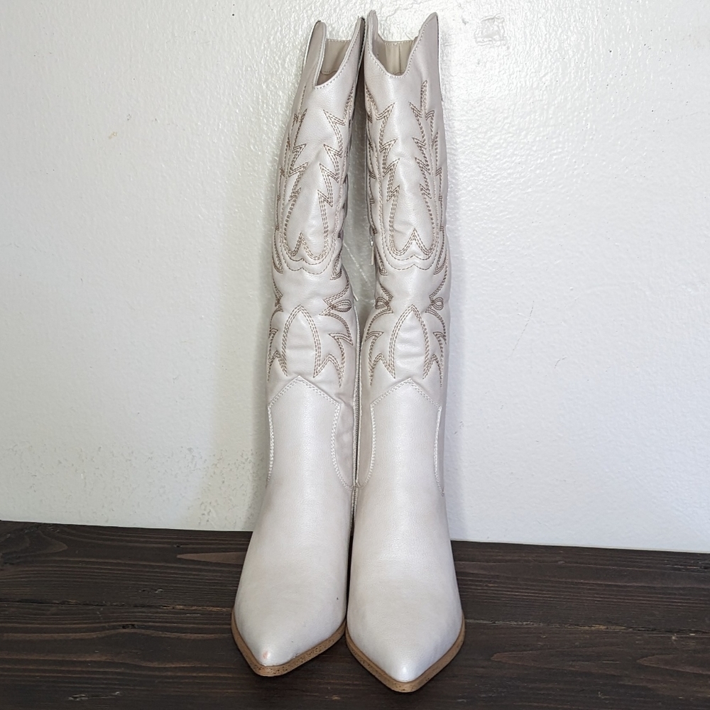 Women's Cream Western Heeled Boots - Picture 7 of 9